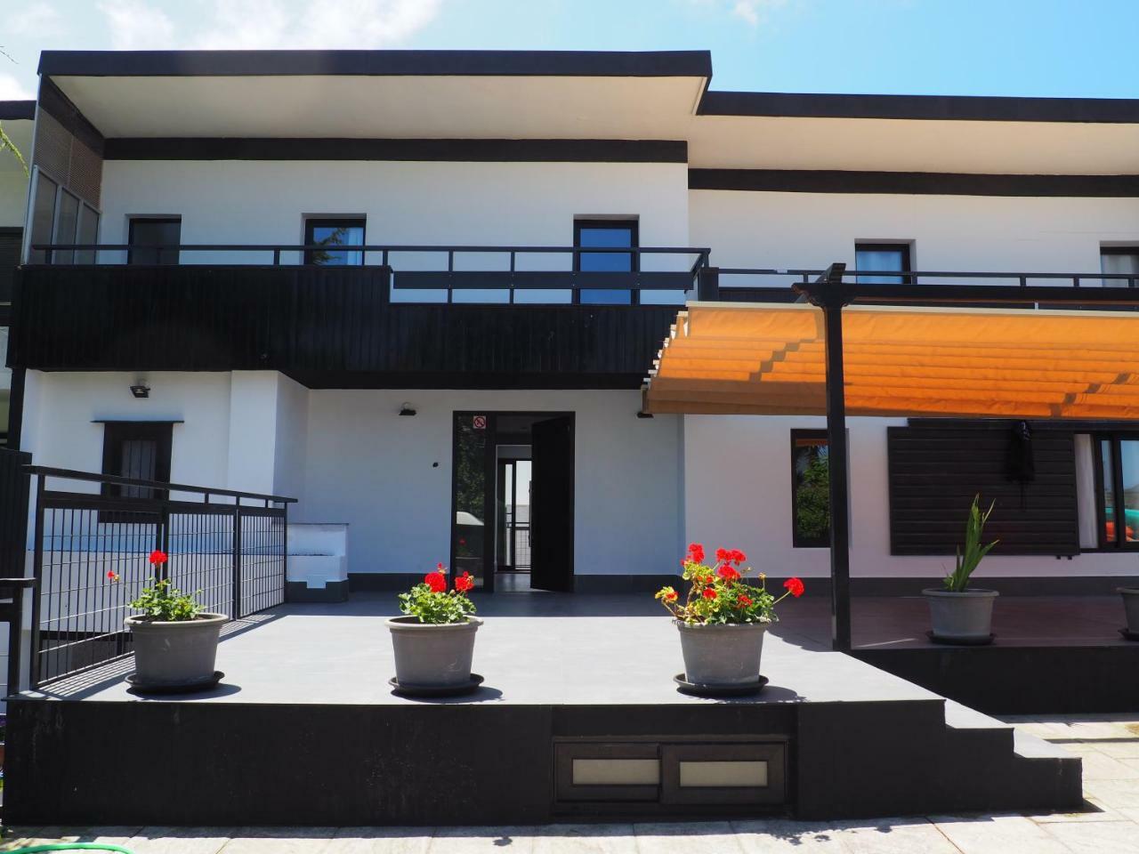 Hostel Once Nudos Луанко Екстер'єр фото